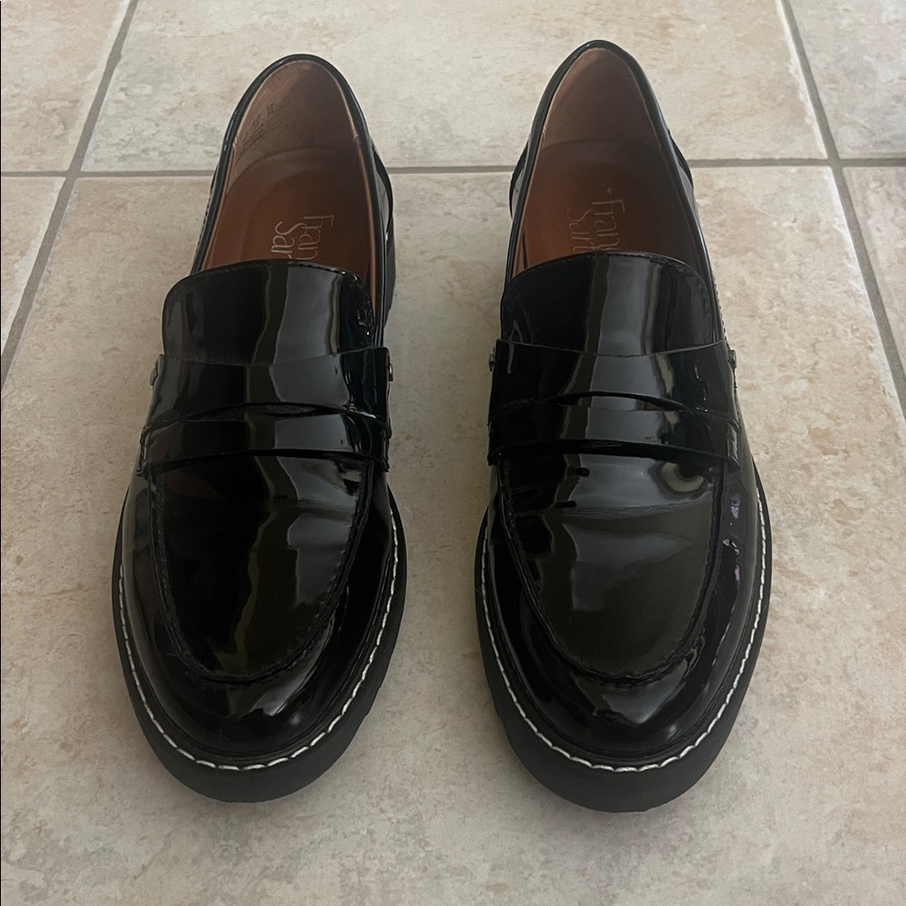 Women's Cassandra Loafer - Picture 2 of 8